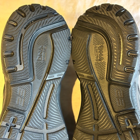 Men’s Brooks Adrenaline GTS Black running shoes Brand New SZ 14 main image 9